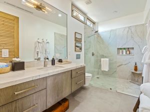 17 bedroom  bathroom